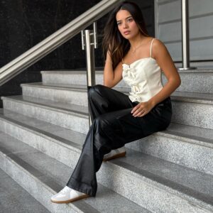 Top tipo strapless de lazos
