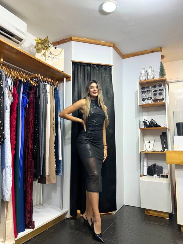 Maxi vestido sin mangas con escote cruzado