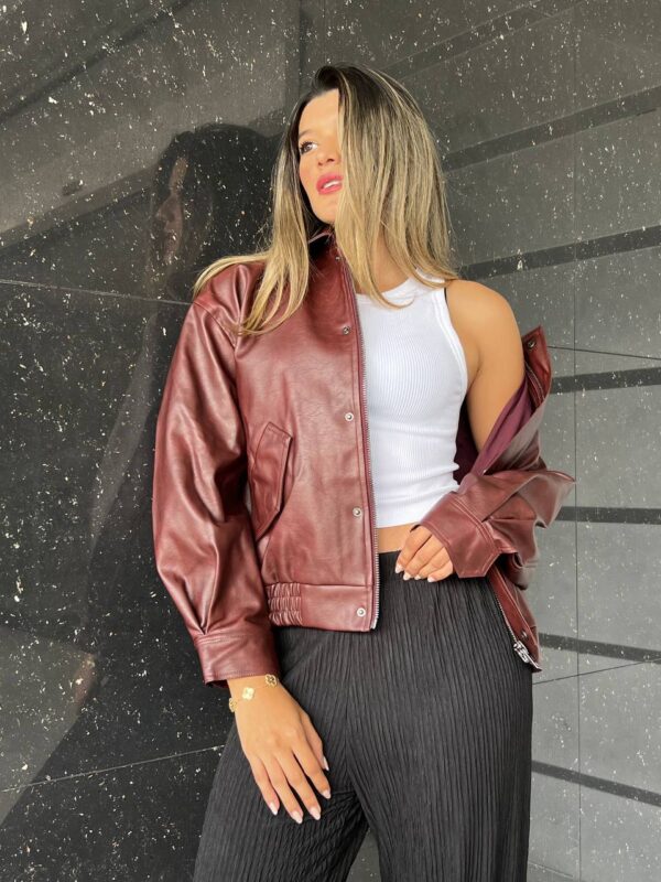 Chaqueta oversize de cuerina con efecto lavado