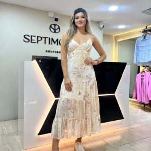 Vestido casul de tirantes corte corazon largo