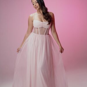 Vestido de malla de tull con tirantes y transparecia