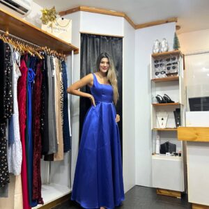 Vestido de fiesta largo cuello bandeja tipo corset