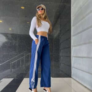 Pantalon tipo adidas con lazo a rayas laterales