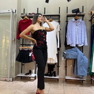 Pantalon de vestir tipo zara con pinzas y bota recta