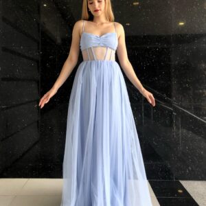 Vestido de malla de tull con tirantes y transparecia