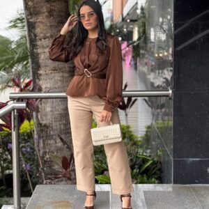 PANTALON CON CORREA GOLD ROSE RECTO CON PINZAS