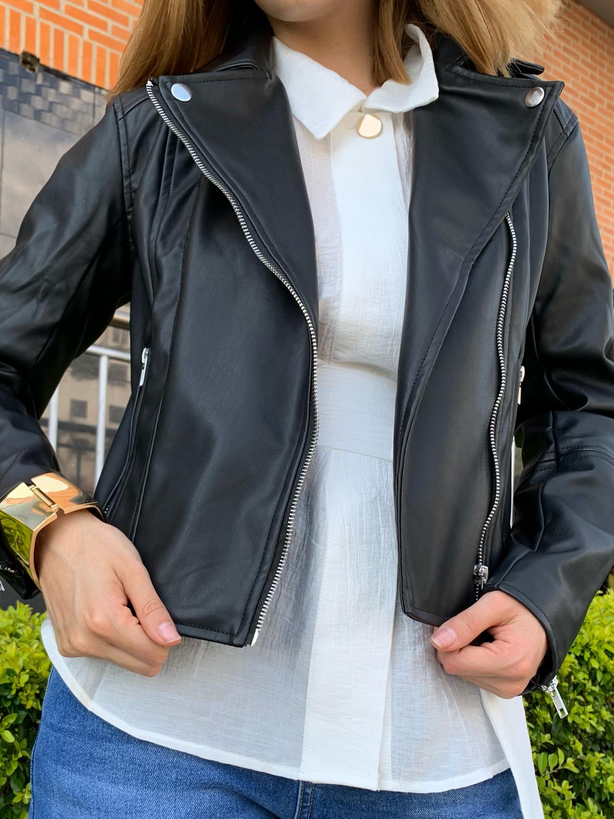 Chaqueta cuerina biker - Imagen 2