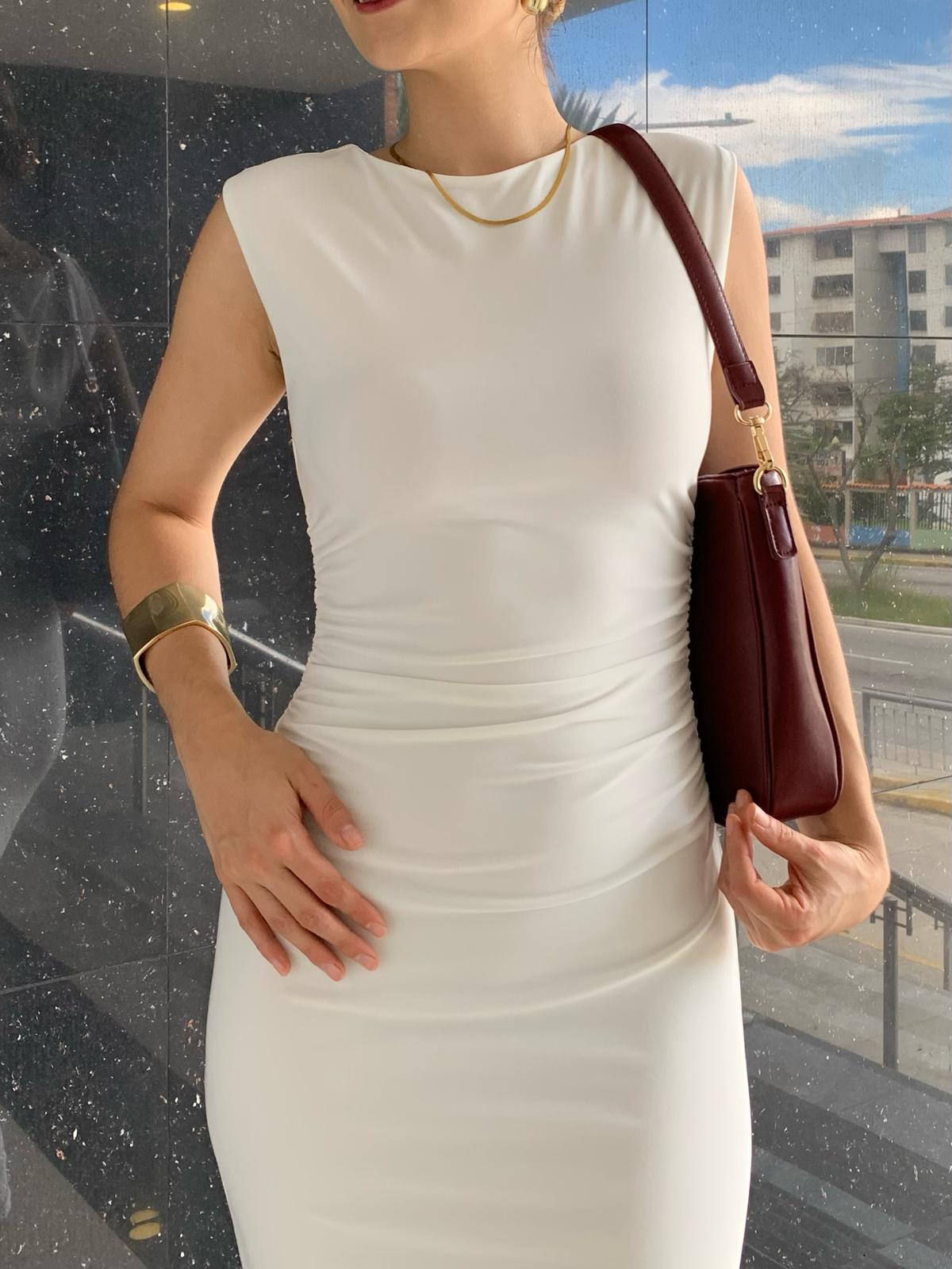 Vestido midi sin mangas con arruche en la cintura - Imagen 4