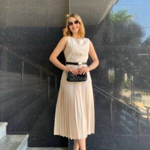 Vestido Midi Plisado con Detalle de Contraste