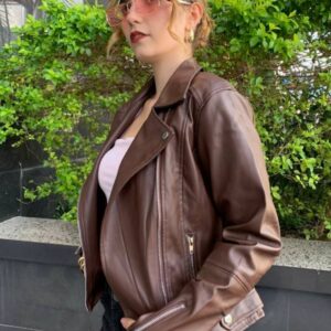 Chaqueta tipo  motociclista en cuerina media