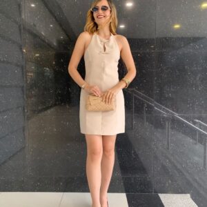 Vestido Corto Beige Cuello Halter con Lazos